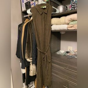 Army Anthropologie  green cotton sleeveless safari button summer dress. Size S.